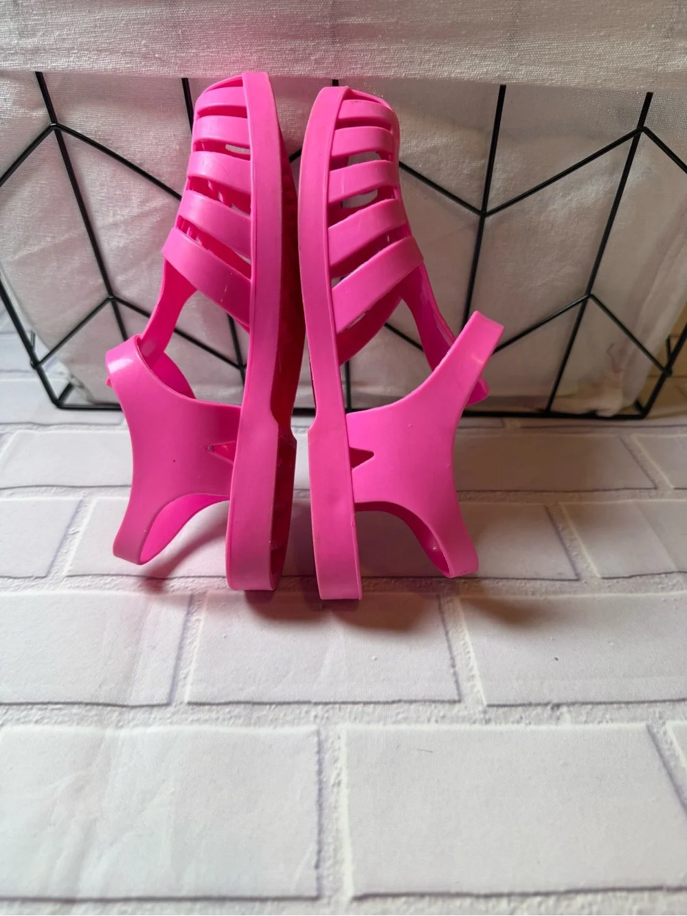 The Children’s Place Girls Jelly Sandals Size 2 Hot Pink Beach Water Shoes